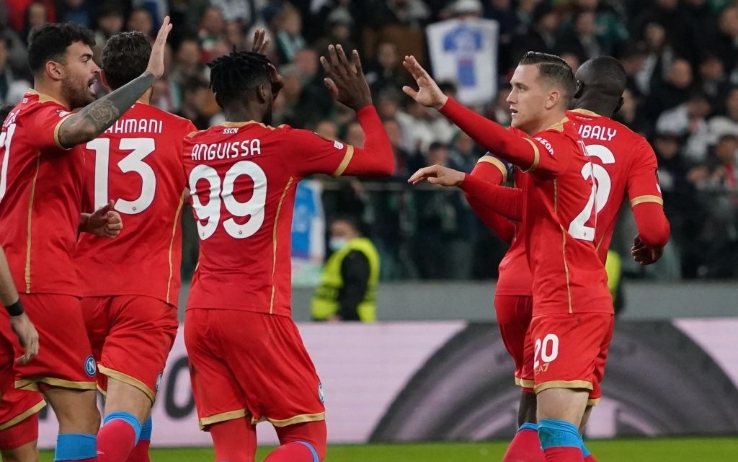 Ligue Europa : Naples vient à bout du Legia Varsovie - wiwsport Ligue Europa : Naples vient à bout du Legia Varsovie - wiwsport