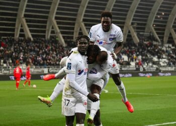 Ligue 2 : Nouveau doublé d'Aliou Badji, Amiens tape Grenoble - wiwsport