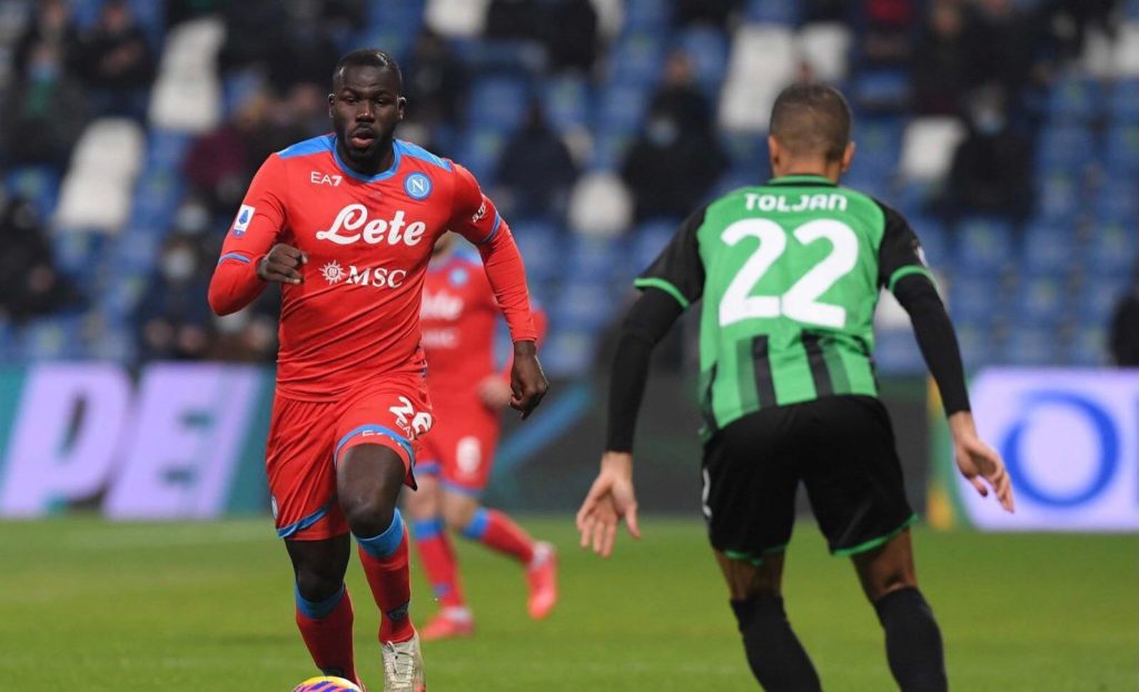 Serie A : Naples tenu en échec par Sassuolo, Kalidou Koulibaly sorti sur blessure - wiwsport Serie A : Naples tenu en échec par Sassuolo, Kalidou Koulibaly sorti sur blessure - wiwsport