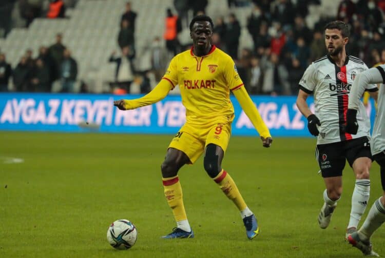 Süper Lig : Chérif Ndiaye retrouve le chemin des filets avec Göztepe - wiwsport Süper Lig : Chérif Ndiaye retrouve le chemin des filets avec Göztepe - wiwsport