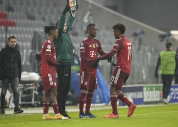 LDC : Bayern Munich, avec le retour de Bouna Sarr, envoie le FC Barcelone en Europa League (3-0) - wiwsport