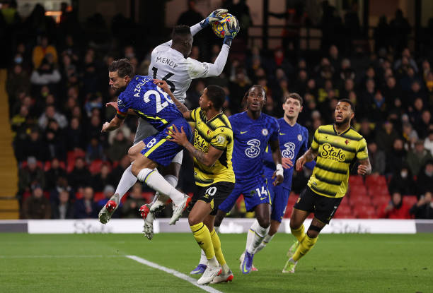 Premier League : Edouard Mendy et les Blues dominent Watford (1-2) et se maintiennent à la première place - wiwsport Premier League : Edouard Mendy et les Blues dominent Watford (1-2) et se maintiennent à la première place - wiwsport