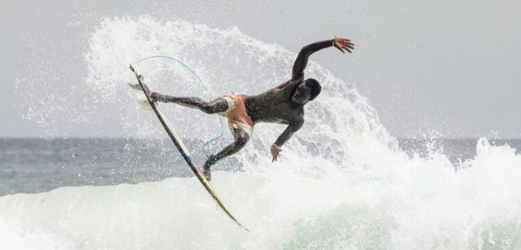 Surf : Réélu Président de la fédération, hier : Alcantara sur une voltige vers les JOJ 2026 - wiwsport Surf : Réélu Président de la fédération, hier : Alcantara sur une voltige vers les JOJ 2026 - wiwsport