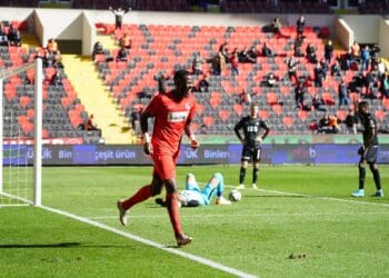 Süper Lig : Papy Djilobodji (Gaziantep) s'offre un doublé contre Sivasspor - wiwsport