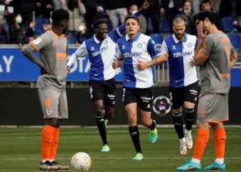 LaLiga : Porté par Mamadou Loum Ndiaye, Alavés retrouve la victoire face à Valence - wiwsport