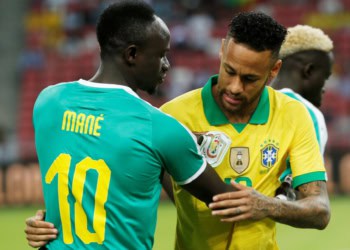 Soccer Football - International Friendly - Brazil v Senegal - Singapore National Stadium, Singapore - October 10, 2019   Brazil's Neymar and Senegal's Sadio Mane   REUTERS/Feline Lim