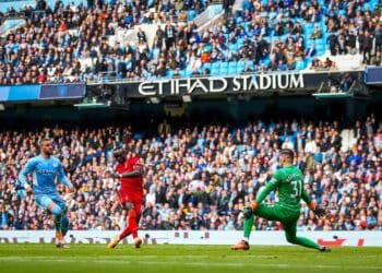 Premier League : Malgré Sadio Mané, Liverpool se quitte sur un partage avec Manchester City (2-2) ! - wiwsport