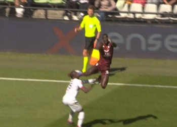 Metz vs Clermont : Ibrahima Niane voit rouge ! - wiwsport