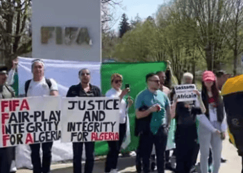 Algérie - Cameroun : Manifestation de supporters algériens devant le siège de la FIFA - wiwsport