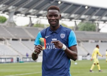 Ligue : Moustapha Name inscrit un nouveau coup franc avec le Paris FC et ouvre le score face à Caen (vidéo) ! - wiwsport