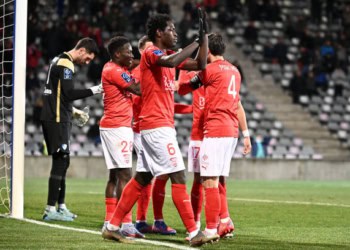 Ligue 2 : Sidy Sarr et Moussa Koné, buteurs, portent Nîmes face à Nancy - wiwsport