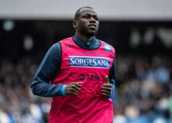 NAPLES, ITALY - APRIL 10: Kalidou Koulibaly of SSC Napoli pre-game warm up  during the Serie A match between SSC Napoli v ACF Fiorentina on April 10, 2022 in Naples, Italy. (Photo by Ivan Romano/Getty Images)