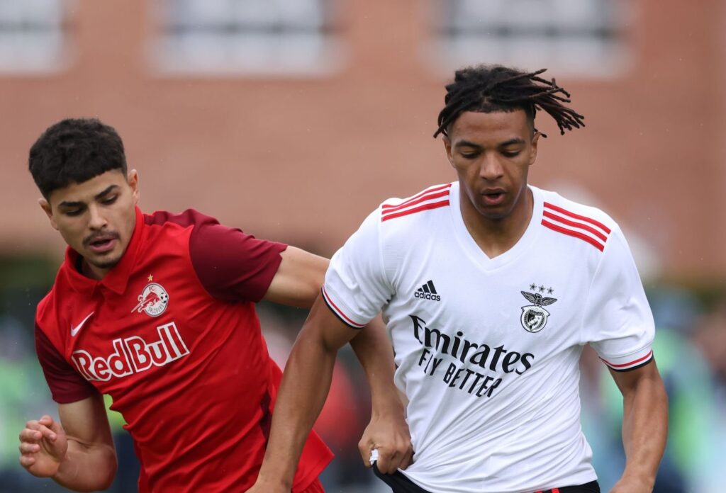 UEFA Youth League : Cher Ndour buteur, Benfica écrase Salzburg et remporte le trophée ! - wiwsport UEFA Youth League : Cher Ndour buteur, Benfica écrase Salzburg et remporte le trophée ! - wiwsport