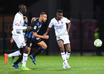 Christophe DIEDHIOU of Sochaux, Medhy GUEZOUI of Chambly and Ousseynou THIOUNE of Sochaux during the Ligue 2 match between Chambly and Sochaux on October 18, 2019 in Chambly, France. (Photo by Aude Alcover/Icon Sport via Getty Images)