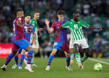 LaLiga : Youssouf Sabaly et le Real Betis s'inclinent face au Barça (1-2) ! - wiwsport