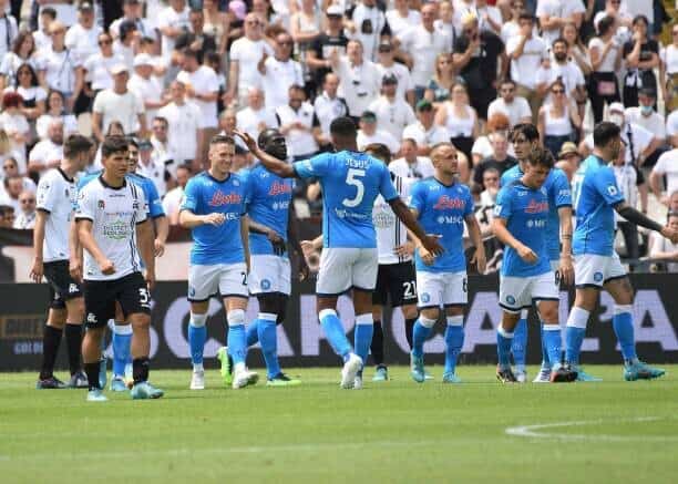 Serie A : Naples termine par une victoire (3-0) contre la Spezia, Kalidou Koulibaly passeur décisif ! - wiwsport Serie A : Naples termine par une victoire (3-0) contre la Spezia, Kalidou Koulibaly passeur décisif ! - wiwsport