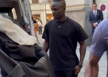 (Vidéo) Sadio Mané est en route pour le centre d’entraînement du Bayern Munich ! - wiwsport