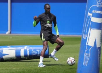 Mercato : Angers s'intéresse à Abdallah Sima, négociations avancées avec Brighton ! - wiwsport