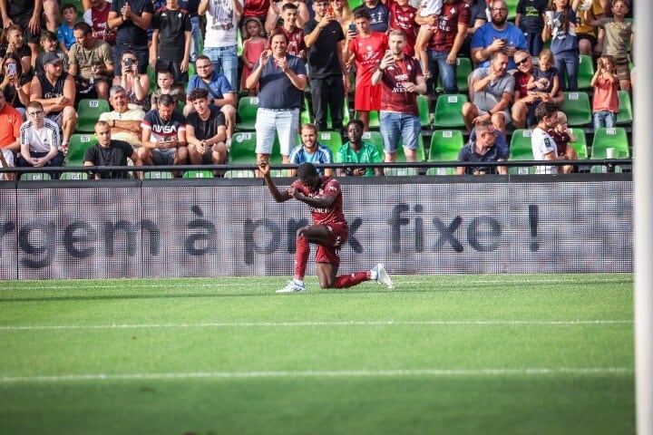 Ligue 2 : Pour son entrée, Metz corrige Amiens (3-0), Lamine Gueye et Ibrahima Niane buteurs - wiwsport Ligue 2 : Pour son entrée, Metz corrige Amiens (3-0), Lamine Gueye et Ibrahima Niane buteurs - wiwsport