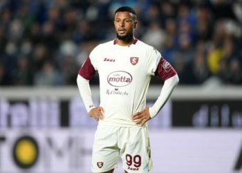 BERGAMO, ITALY - MAY 02: Lys Mousset of US Salernitana during the Serie A match between Atalanta BC and US Salernitana at Gewiss Stadium on May 02, 2022 in Bergamo, Italy. (Photo by Francesco Pecoraro/Getty Images)