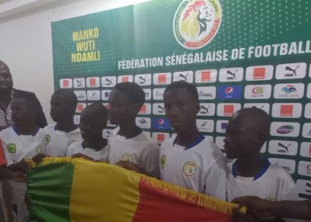 Tournoi Orange Sponsors Change : Le drapeau national remis au représentant du Sénégal - wiwsport