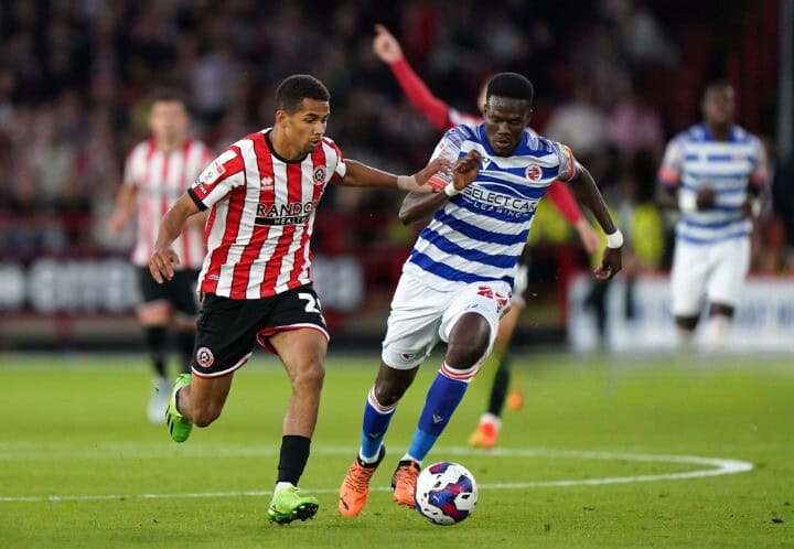 Championship : Sheffield United et Iliman Ndiaye foudroient Reading de Mamadou Loum Ndiaye et Naby Sarr et virent en tête - wiwsport Championship : Sheffield United et Iliman Ndiaye foudroient Reading de Mamadou Loum Ndiaye et Naby Sarr et virent en tête - wiwsport