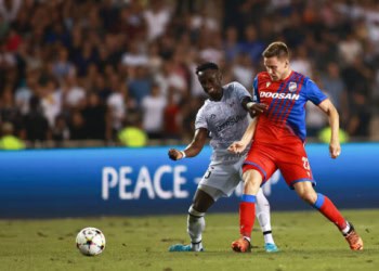 BAKU, AZERBAIJAN - AUGUST 17: Ibrahima Wadji  (25 )of Qarabag and JLukás Kalvach (23) of Viktoria Plzen fight the ball during the UEFA Champions League Play-Off First Leg match between FK Qarabag v Viktoria Plzen at Tofiq Bahramov Stadium on August 17, 2022 in Baku, Azerbaijan. (Photo by Aziz Karimov/Getty Images)