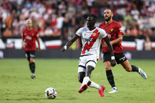 Rayo Vallecano : L'entraîneur explique pourquoi il a fait jouer Pathé Ciss en défense - wiwsport Rayo Vallecano : L'entraîneur explique pourquoi il a fait jouer Pathé Ciss en défense - wiwsport