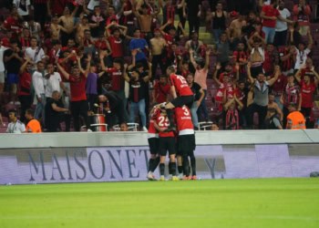 Süper Lig : Gaziantep de Papy Djilobodji explose Antalyaspor d'Alassane Ndao est prend la 1ère place - wiwsport