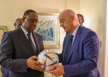 (Images) Les présidents Macky Sall et Gianni Infantino se sont rencontrés pour échanger sur la coupe du monde et le développement du football ! - wiwsport