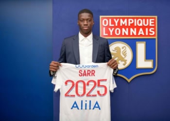 OL : Le défenseur Mamadou Sarr signe son premier contrat pro - wiwsport