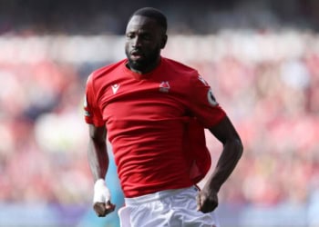 Premier League : Cheikhou Kouyaté (Nottingham) titulaire contre Arsenal - wiwsport