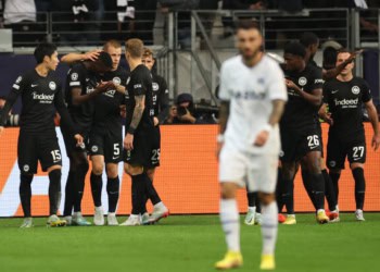 Ligue des Champions : L'OM de Pape Gueye et Bamba Dieng s'incline à Francfort mais garde espoir - wiwsport