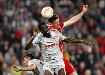 Ligue Europa : Sans Pape Abou Cissé, l'Olympiakos et Ousseynou Ba se sabordent à Fribourg et quittent l'Europe - wiwsport