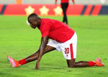 Maroc : Paul Valère Basséne acceuille Bouly Junior Sambou pour le match entre Club d'Oujda et Wydad Atheltic Club - wiwsport