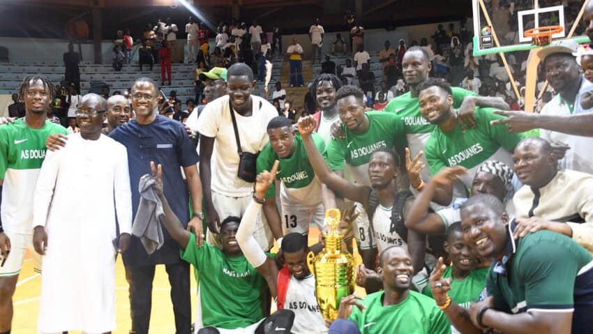 Basket : L'AS Douanes championne du Sénégal et qualifiée pour la "BAL" ! - wiwsport Basket : L'AS Douanes championne du Sénégal et qualifiée pour la "BAL" ! - wiwsport