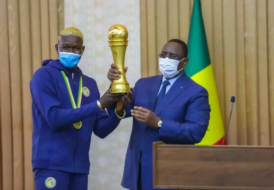 7e sacre des Lions du Beach Soccer : Macky Sall félicite la bande à Al Seyni Ndiaye - wiwsport 7e sacre des Lions du Beach Soccer : Macky Sall félicite la bande à Al Seyni Ndiaye - wiwsport