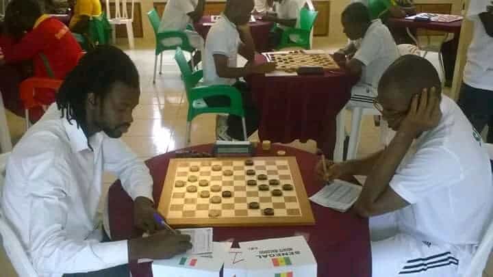 Jeu de Dames : Grand Tournoi de Dakar (6ème, 7ème et 8ème ronde) : Léopold Kouogueu en tête, Modou Seck chute - wiwsport Jeu de Dames : Grand Tournoi de Dakar (6ème, 7ème et 8ème ronde) : Léopold Kouogueu en tête, Modou Seck chute - wiwsport