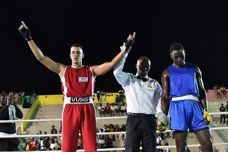 Finales Championnat National : Nassim Fnaiche, seul combattant vainqueur par KO - wiwsport Finales Championnat National : Nassim Fnaiche, seul combattant vainqueur par KO - wiwsport