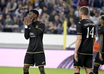 ANDERLECHT, BELGIUM - OCTOBER 27 : Vertonghen Jan defender of Anderlecht and  N'Diaye Moussa defender of Anderlecht looks dejected during the UEFA Conference League match Group B between Rsc Anderlecht and FCSB on october 27, 2022 in Anderlecht, Belgium, 27/10/2022 ( Photo by Philippe Crochet / Photonews