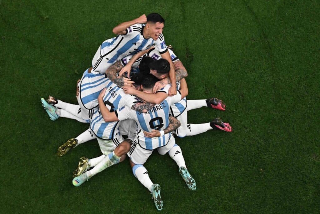 Qatar 2022 : L'Argentine bat la France aux tirs au but et est sacrée Championne du Monde - wiwsport Qatar 2022 : L'Argentine bat la France aux tirs au but et est sacrée Championne du Monde - wiwsport