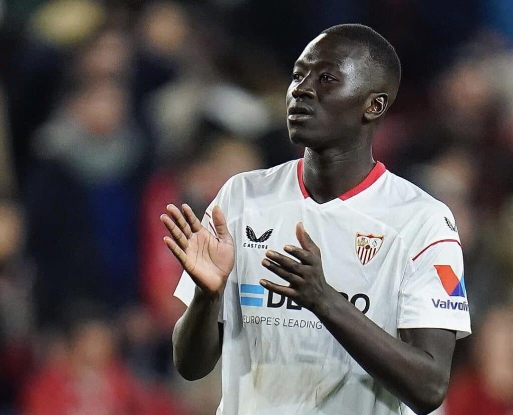 Mercato : Le FC Séville veut déjà signer définitivement Pape Gueye - wiwsport Mercato : Le FC Séville veut déjà signer définitivement Pape Gueye - wiwsport