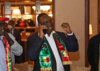 Récompenses : Macky Sall offre une prime spéciale de 10 millions et un terrain de 500m2 aux Lions du Beach Soccer et aux Lions du CHAN... - wiwsport