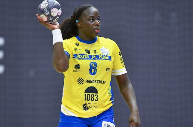 Claudine Mendy : "J’ai pu constater et lire que certaines personnes s’étaient indignées de mon choix de passer de l’équipe de France à celle du Sénégal" - wiwsport Claudine Mendy : "J’ai pu constater et lire que certaines personnes s’étaient indignées de mon choix de passer de l’équipe de France à celle du Sénégal" - wiwsport