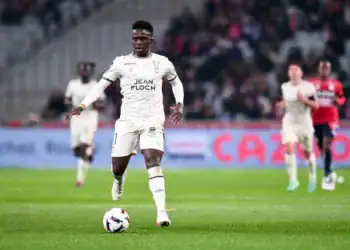 Lorient : Bamba Dieng blessé et sorti en larmes contre Lens - wiwsport