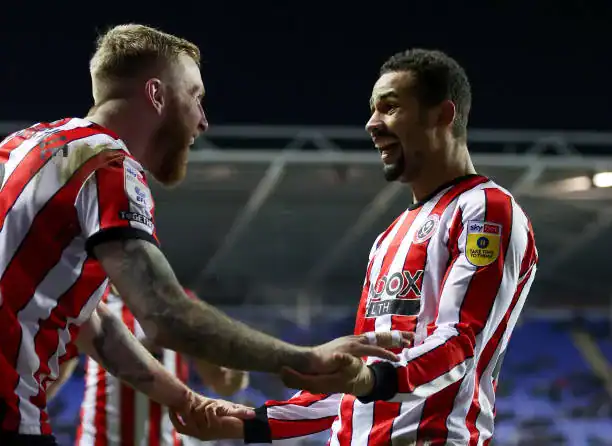McBurnie décrit la classe d’Iliman Ndiaye - wiwsport READING, ENGLAND - MARCH 07: Iliman Ndiaye of Sheffield United celebrates after scoring the team's first goal with teammate Oliver McBurnie during the Sky Bet Championship between Reading and Sheffield United at Select Car Leasing Stadium on March 07, 2023 in Reading, England. (Photo by Warren Little/Getty Images)