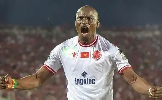 Maroc : Bouly Junior Sambou perd le championnat mais se console avec le titre de meilleur buteur - wiwsport Maroc : Bouly Junior Sambou perd le championnat mais se console avec le titre de meilleur buteur - wiwsport