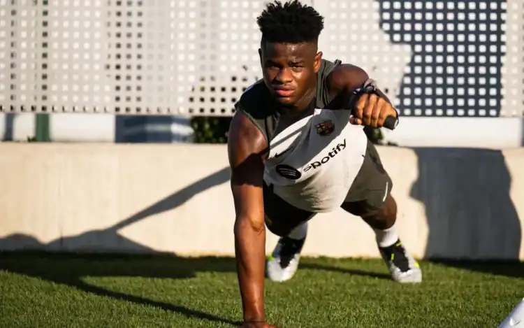 FC Barcelone : Mikayil Ngor Faye, parti pour s'imposer dans l'équipe de Xavi ? - wiwsport