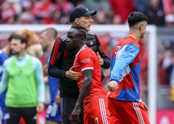 MUNICH, GERMANY - MAY 13: head coach Thomas Tuchel of Bayern Muenchen and Sadio Mane of Bayern Muenchen look on after the Bundesliga match between FC Bayern München and FC Schalke 04 at Allianz Arena on May 13, 2023 in Munich, Germany. (Photo by Roland Krivec/DeFodi Images via Getty Images)