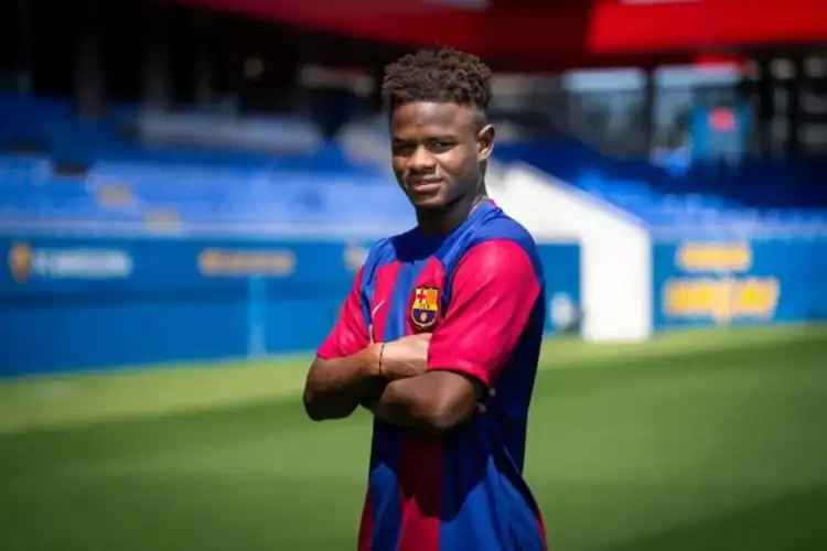 FC Barcelone : Mikayil Faye attend son heure : "la patience, c’est accepter sereinement..." - wiwsport FC Barcelone : Mikayil Faye attend son heure : "la patience, c’est accepter sereinement..." - wiwsport